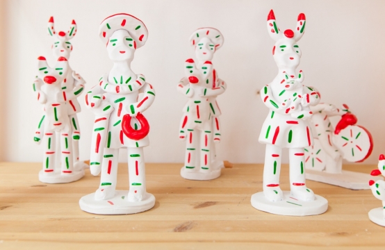 Siurells: The Clay Whistles Painted in Three Colours